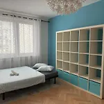 Predmestska Apartament *