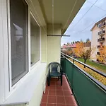 Apartament Predmestska *